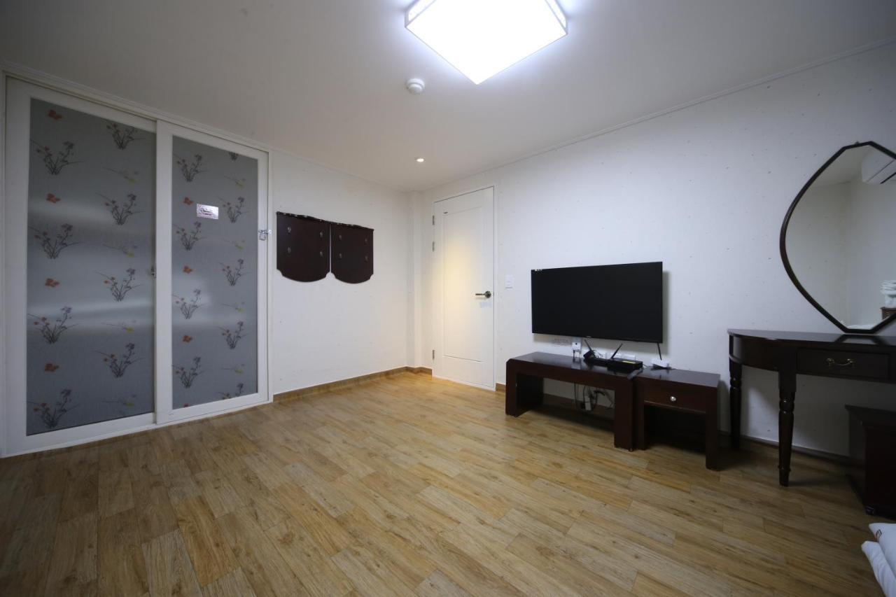 Uh Suite Kjongdžu Exteriér fotografie