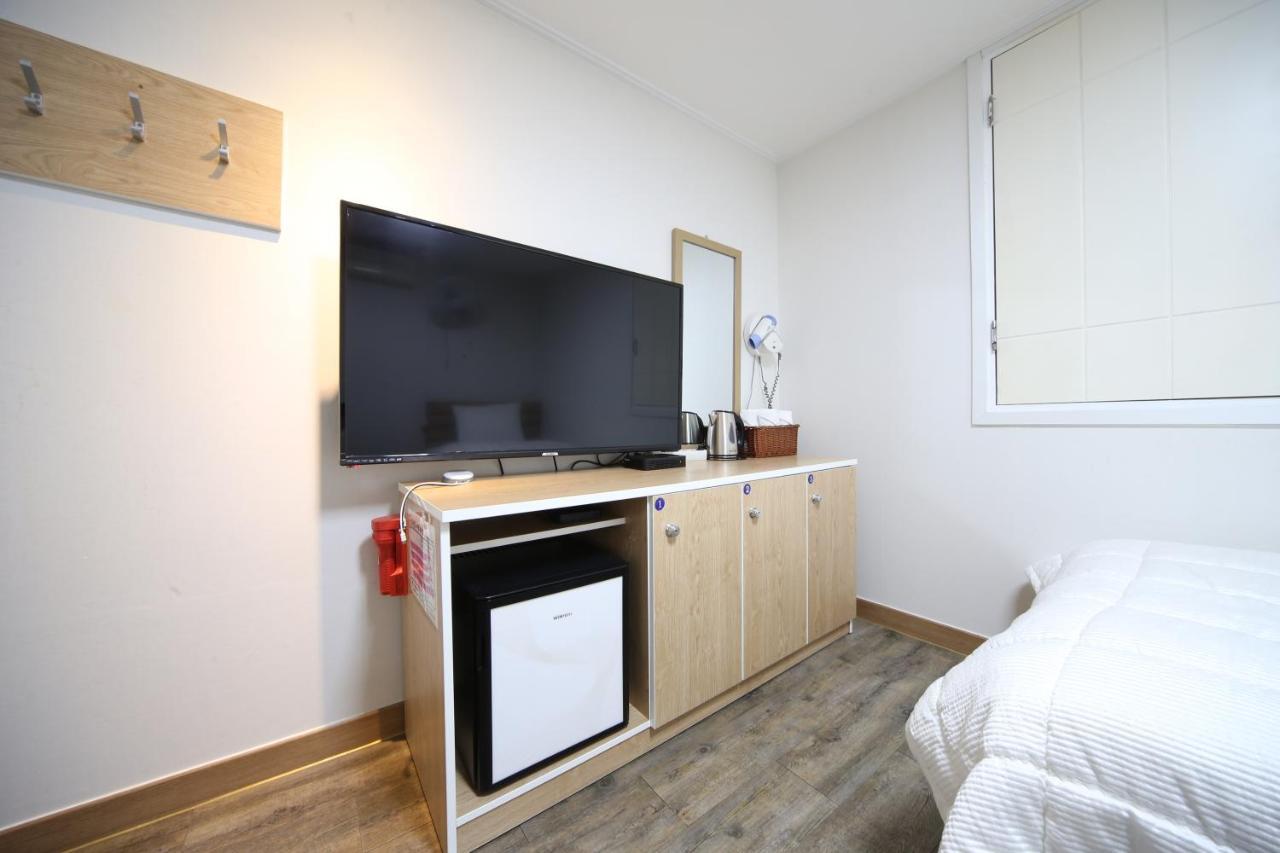 Uh Suite Kjongdžu Exteriér fotografie